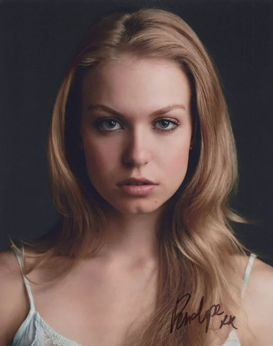 Penelope Mitchell autograph