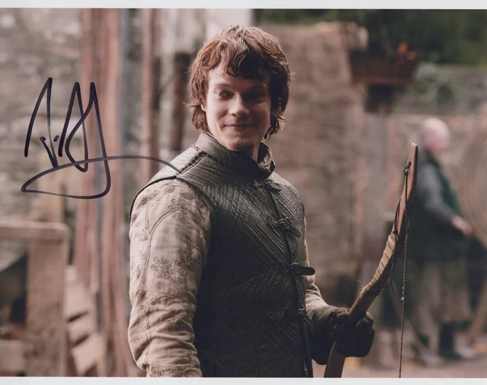 Alfie Allen autograph