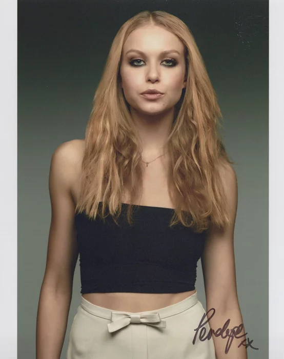 Penelope Mitchell autograph