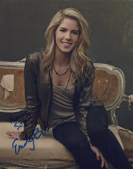 Emily Bett Rickards autograph
