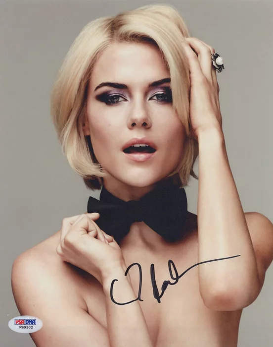 Rachael Taylor autograph