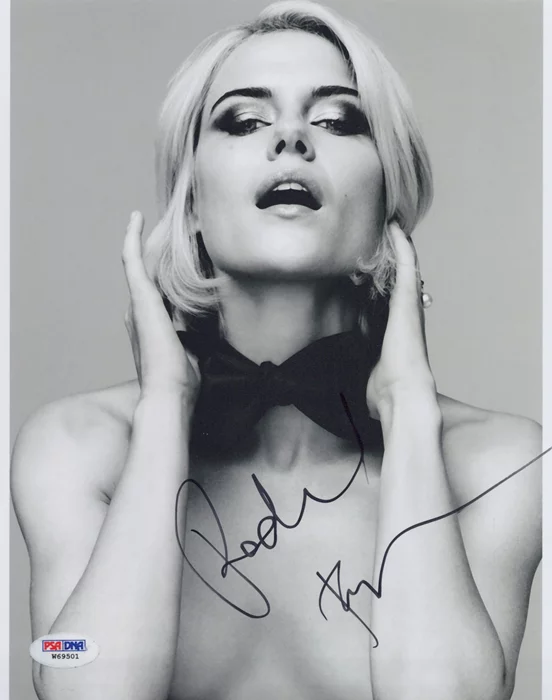 Rachael Taylor autograph