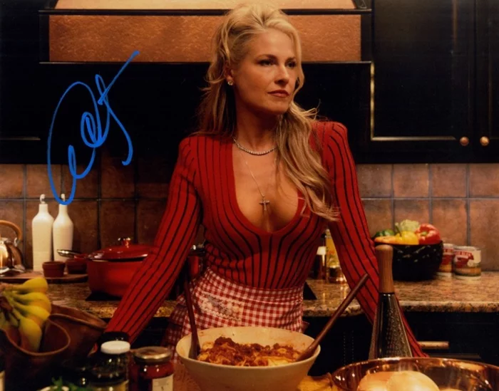 Ali Larter autograph