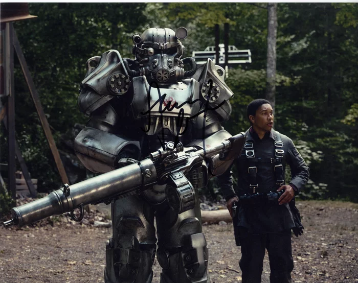 Aaron Moten autograph