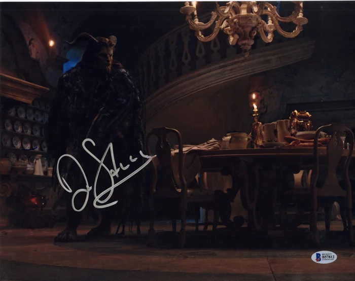 Dan Stevens autograph