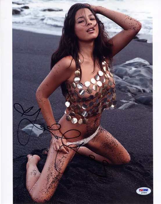 Jessica Gomes autograph