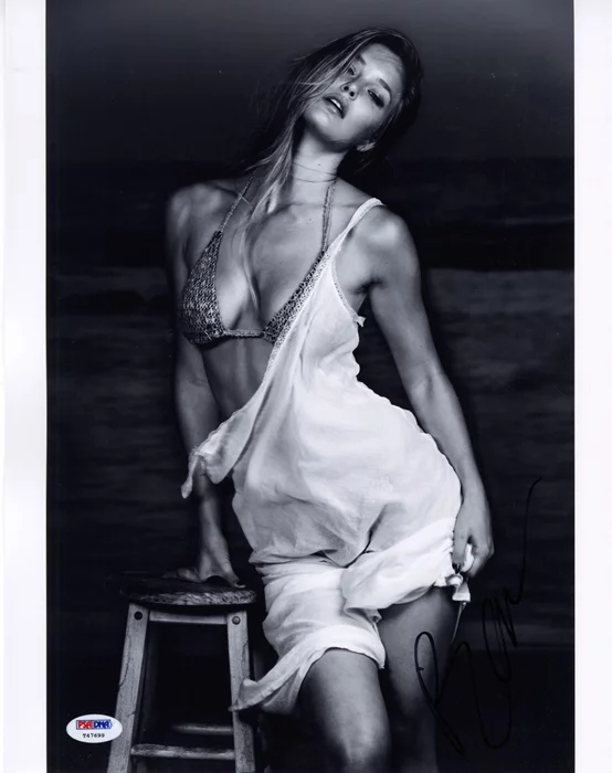 Bar Refaeli autograph