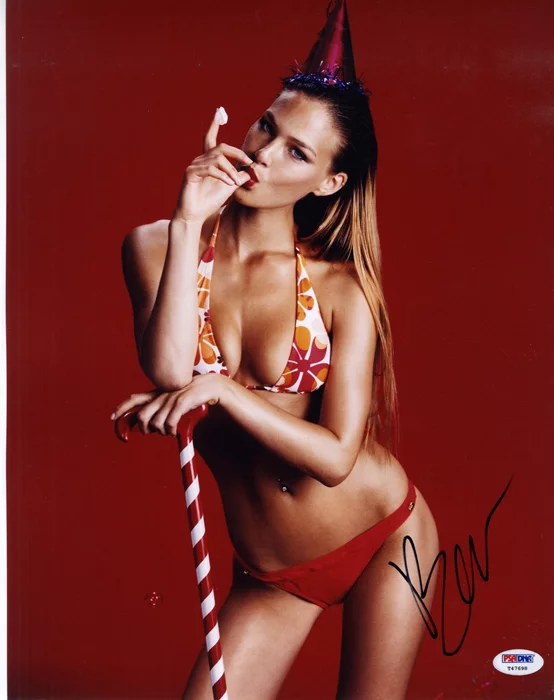 Bar Rafaeli autograph