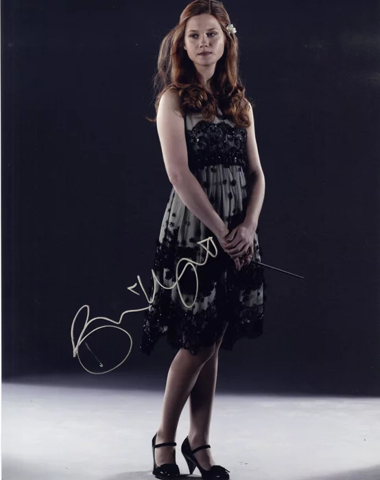 Bonnie Wright autograph