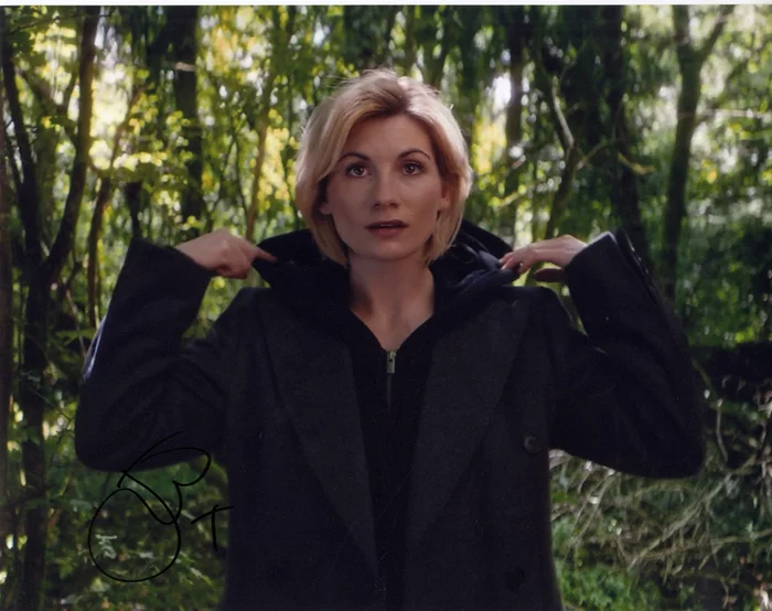 Jodie Whittaker autograph