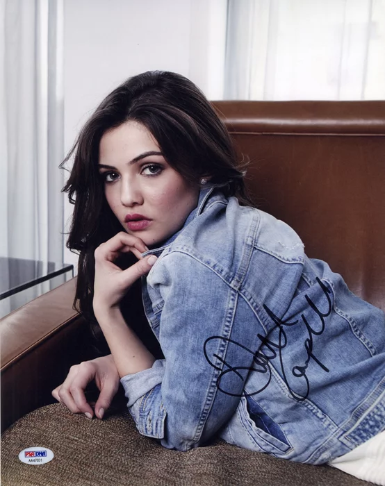 Danielle  Campbell autograph