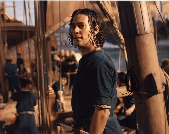 Maxim Baldry autograph