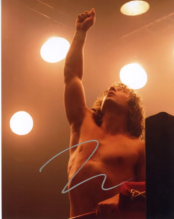 Jeremy Allen  White autograph