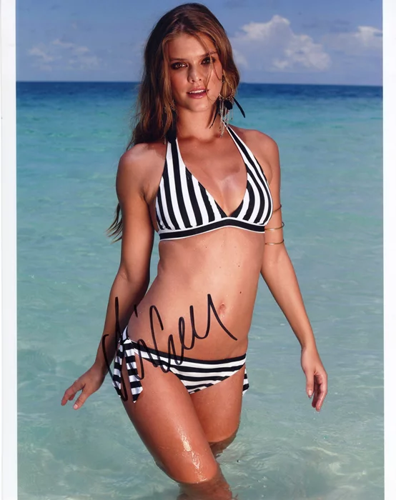 Nina Agdal autograph