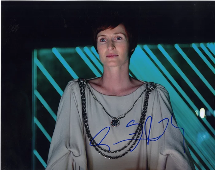 Genevieve O'Reilly autograph