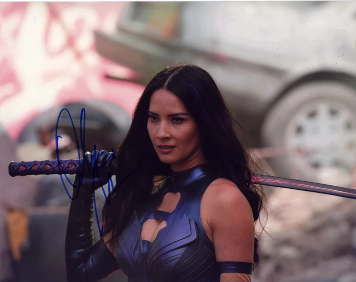 Olivia Munn autograph