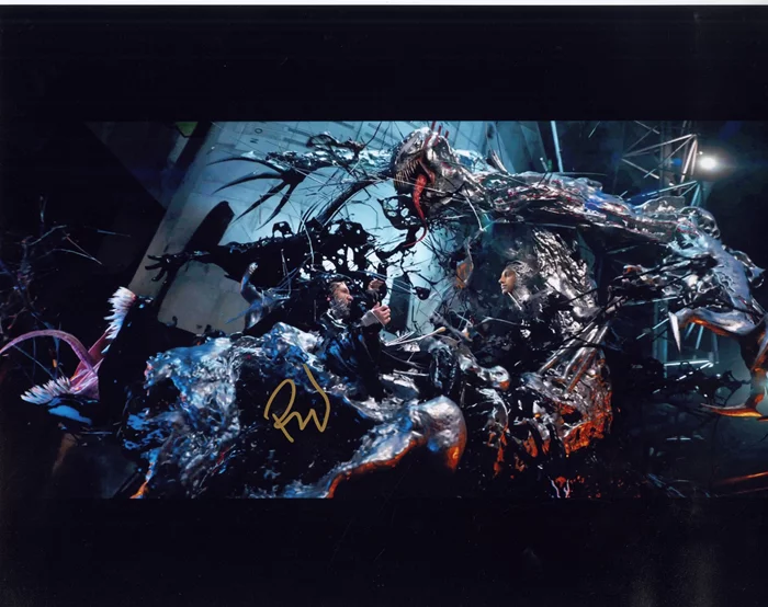 Riz Ahmed autograph