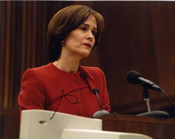Sarah Paulson autograph