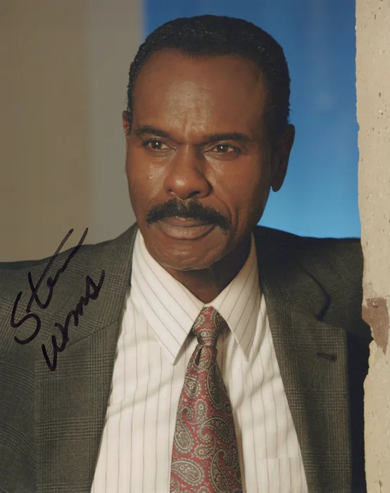 Steven Williams autograph