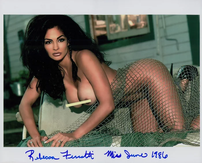 Rebecca Ferratti autograph