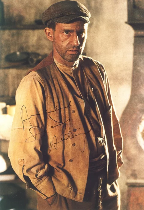 Daniel Auteuil autograph
