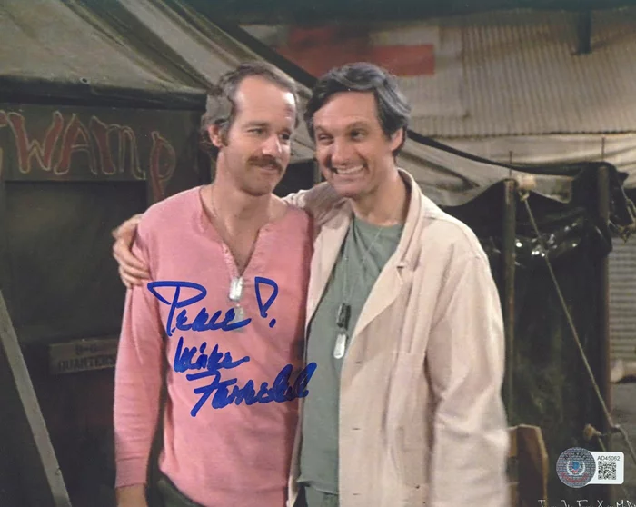 Mike Farrell autograph