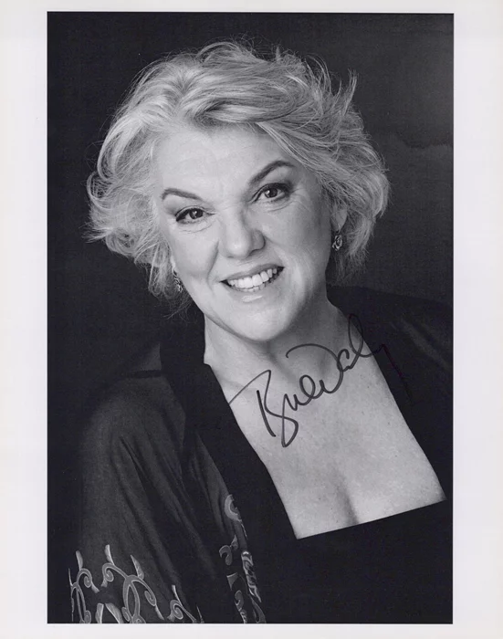 Tyne Daly autograph