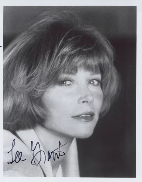 Lee Grant autograph