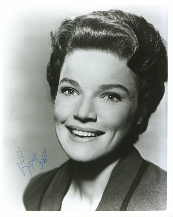 Pippa Scott autograph