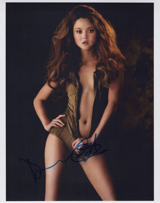 Devon Aoki autograph
