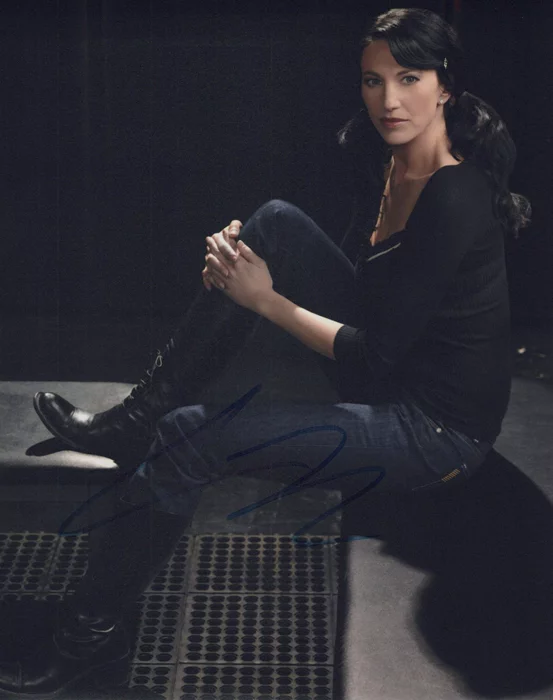 Claudia Black autograph