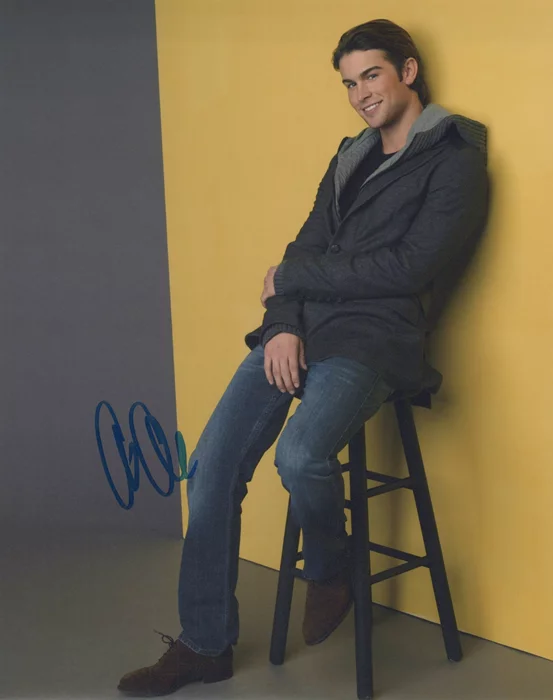 Chace Crawford autograph