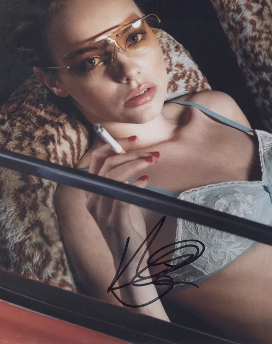 Bijou Phillips autograph