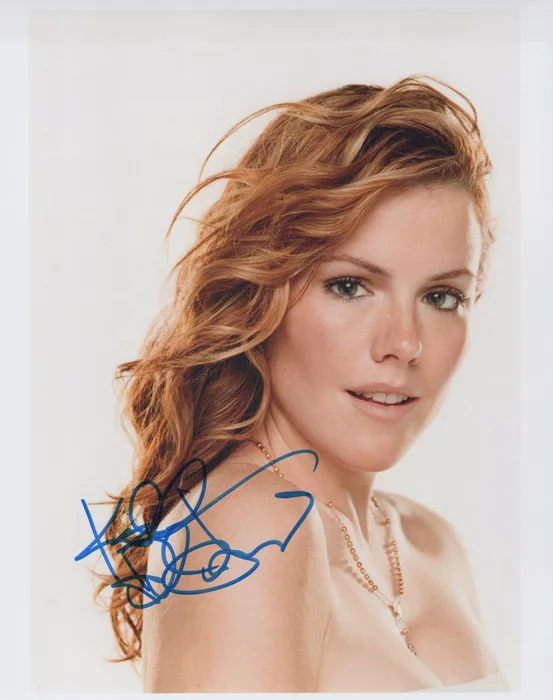 Kathleen Robertson autograph