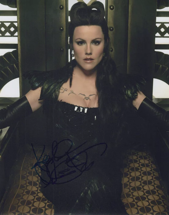 Kathleen Robertson autograph