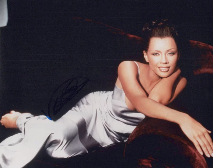 Vanessa Williams autograph