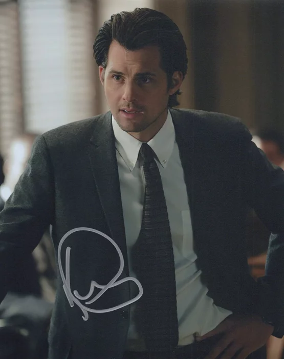 Kristoffer Polaha autograph