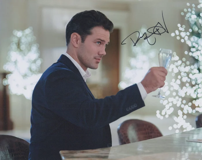 Ryan Paevey autograph