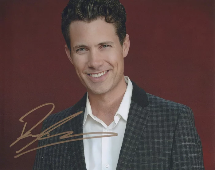 Drew Seeley autograph