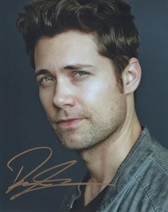 Drew Seeley autograph