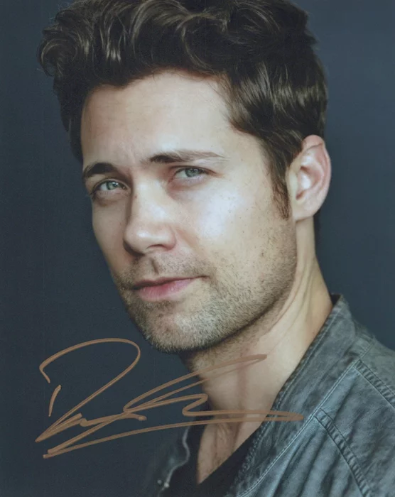 Drew Seeley autograph