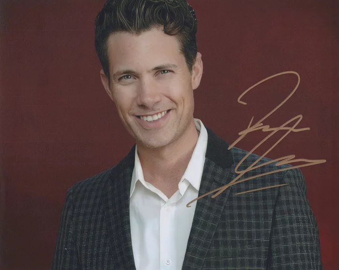 Drew Seeley autograph