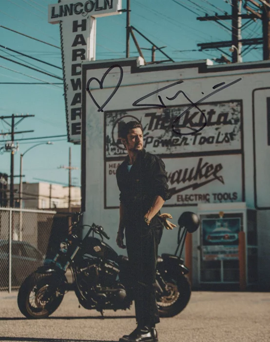 Tyler Hynes autograph