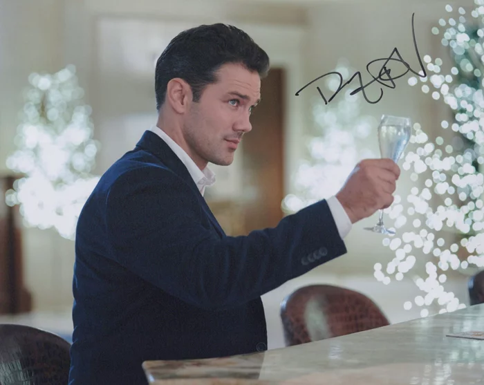 Ryan Paevey autograph