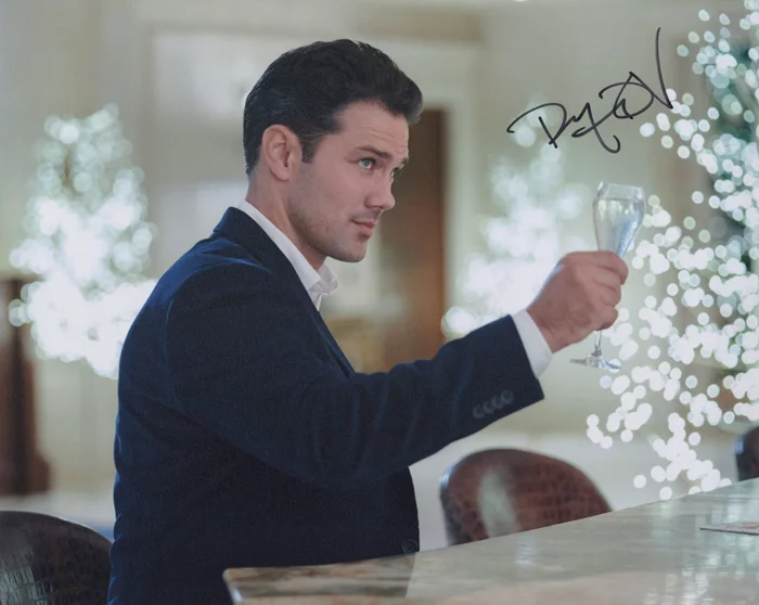 Ryan Paevey autograph
