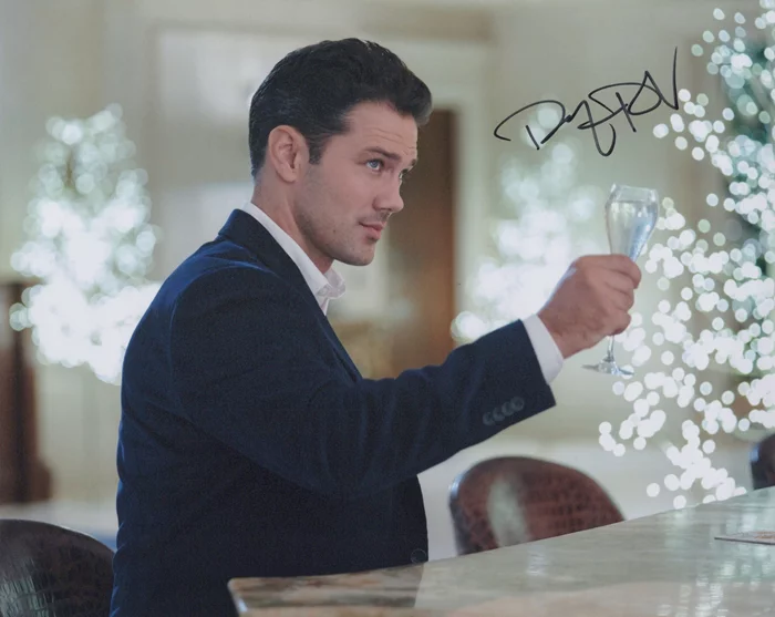 Ryan Paevey autograph
