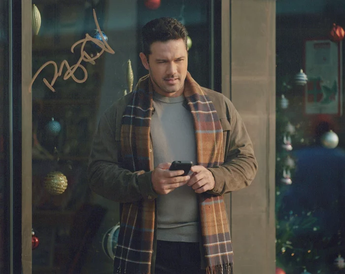 Ryan Paevey autograph