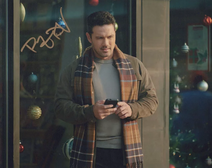 Ryan Paevey autograph