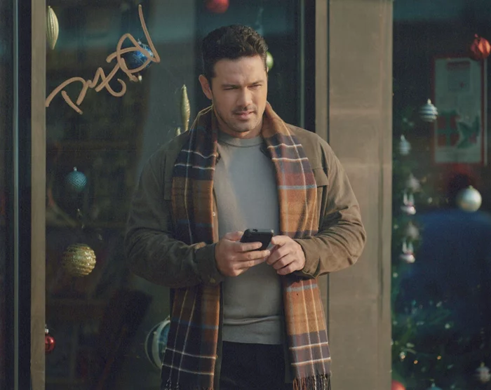 Ryan Paevey autograph