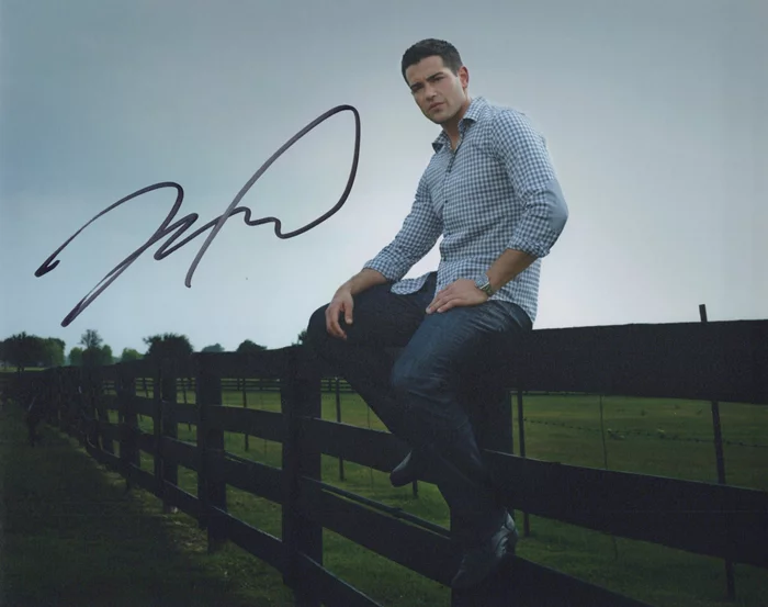 Jesse Metcalfe autograph